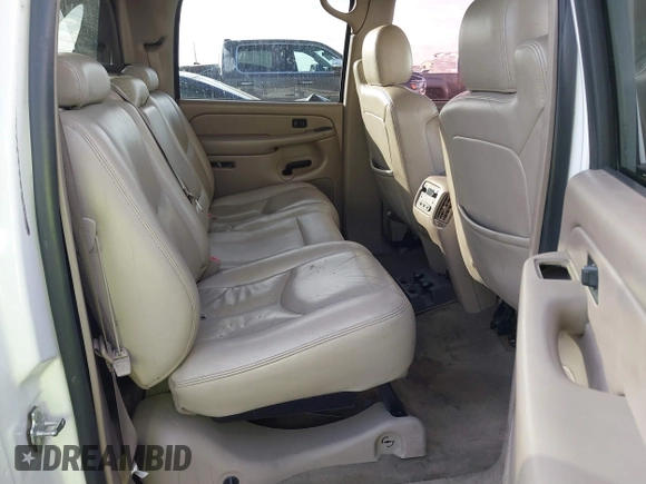 2005 Chevrolet Avalanche LS z VIN 3GNEC12Z45G252651, wystawiony jako IAAI lot #40645577 z przebiegiem 226 059 mil mil oraz . Historia ofert i sprzedaży dostępna na DreamBid. Obrazek 8.