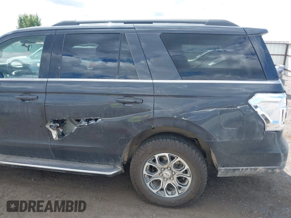 2022 Ford Expedition XLT with VIN 1FMJU1JT3NEA66717, listed as a IAAI auction lot 42674245 with 70,250 mi miles and . Bid and sale history available at DreamBid. Image 6.