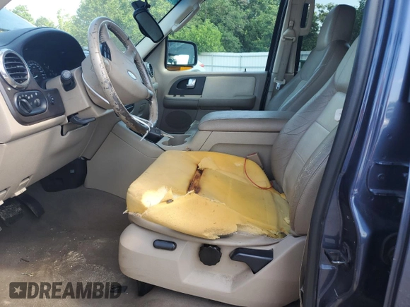 2003 Ford Expedition Eddie Bauer с VIN 1FMPU17L63LA61764, выставлен на аукционе Copart как лот 57973855 с пробегом 226 860 миль миль и Списание • Salvage title. История ставок и продаж доступна на DreamBid. Изображение 7.