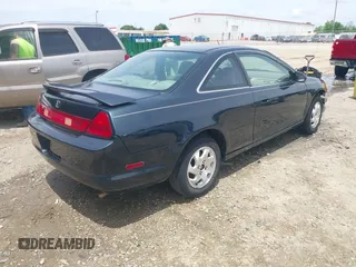 1998 Honda Accord EX z VIN 1HGCG3257WA012427, wystawiony jako IAAI lot #42230192 z przebiegiem 215 230 mil mil oraz . Historia ofert i sprzedaży dostępna na DreamBid. Obrazek 4.