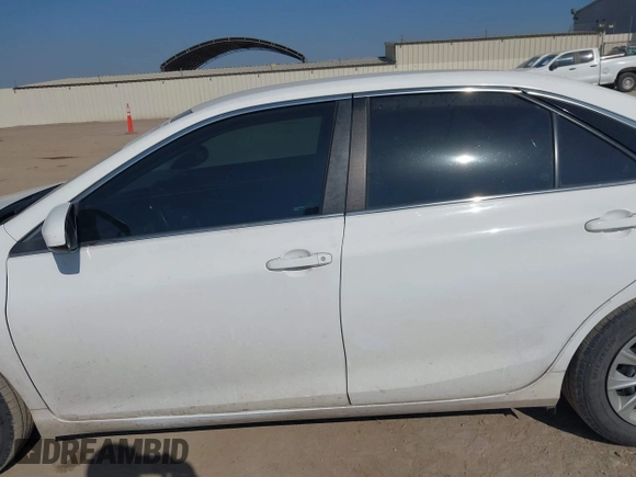 2015 Toyota Camry LE z VIN 4T1BD1FK1FU153866, wystawiony jako IAAI lot #41869793 z przebiegiem 117 352 mil mil oraz . Historia ofert i sprzedaży dostępna na DreamBid. Obrazek 15.