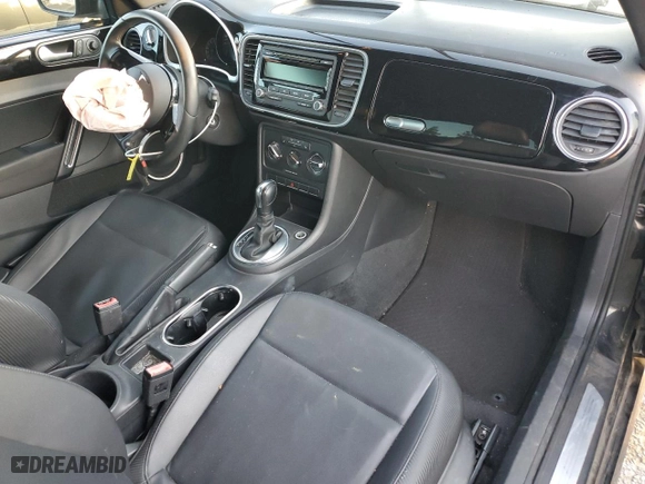 2012 Volkswagen Beetle 2.5L w/Sound/Nav PZEV with VIN 3VWJP7AT1CM623160, listed as a Copart auction lot 88076215 with 112,894 mi miles and Salvage Title. Bid and sale history available at carsss.com. Image 8.