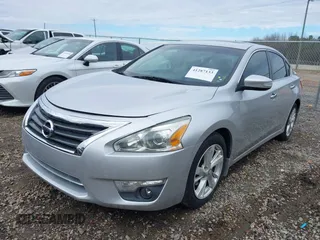 2013 Nissan Altima SV with VIN 1N4AL3AP4DC197077, listed as a IAAI auction lot 41287133 with 165,960 mi miles and . Bid and sale history available at carsss.com. Image 2.