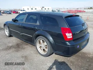 2005 Dodge Magnum RT with VIN 2D4GV58225H613701, listed as a IAAI auction lot 41848852 with 200,633 mi miles. Bid and sale history available at carsss.com. Image 3.