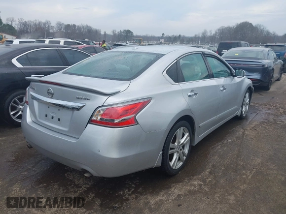 2015 Nissan Altima SL with VIN 1N4BL3AP7FC454420, listed as a IAAI auction lot 41666384 with 211,747 mi miles and . Bid and sale history available at carsss.com. Image 4.