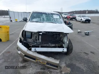 2005 Toyota Tacoma with VIN 5TEUU42N55Z003392, listed as a IAAI auction lot 41597843 with Not Provided miles and . Bid and sale history available at DreamBid. Image 13.