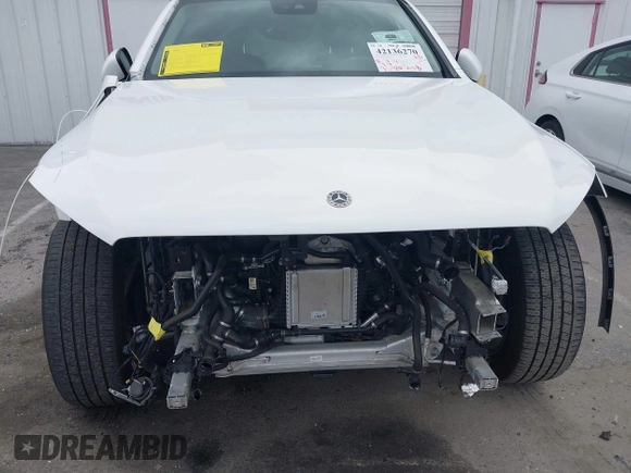 2022 Mercedes-Benz GLC 300 with VIN W1N0G8DB0NG080347, listed as a IAAI auction lot 42136270 with 30,480 mi miles and . Bid and sale history available at DreamBid. Image 6.