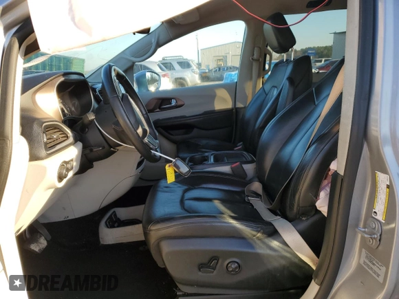 2017 Chrysler Pacifica Touring L with VIN 2C4RC1BG0HR683334, listed as a Copart auction lot 48756915 with 178,239 mi miles and Salvage Title. Bid and sale history available at DreamBid. Image 7.