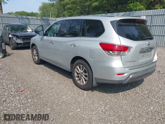 2014 Nissan Pathfinder S with VIN 5N1AR2MM1EC720167, listed as a IAAI auction lot 42449301 with 123,604 mi miles and . Bid and sale history available at DreamBid. Image 3.