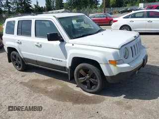 2015 Jeep Patriot Altitude z VIN 1C4NJRBB4FD417337, wystawiony jako IAAI lot #42346539 z przebiegiem 122 150 mil mil oraz . Historia ofert i sprzedaży dostępna na DreamBid. Obrazek 1.