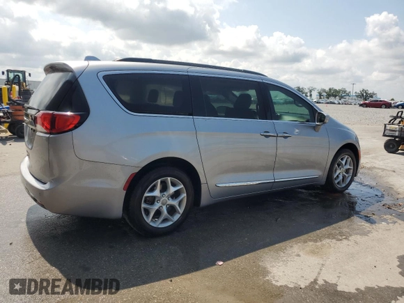 2017 Chrysler Pacifica Touring L z VIN 2C4RC1BG9HR832193, wystawiony jako Copart lot #55898585 z przebiegiem 30 958 mil mil oraz Szkoda całkowita • Salvage title. Historia ofert i sprzedaży dostępna na DreamBid. Obrazek 3.