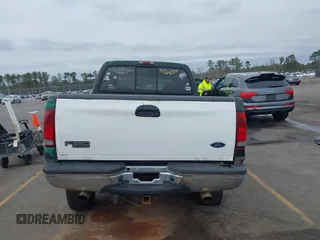 2003 Ford F-250 XL с VIN 1FTNW21L63EA72806, выставлен на аукционе IAAI как лот 41523711 с пробегом 235 972 миль миль и . История ставок и продаж доступна на DreamBid. Изображение 16.
