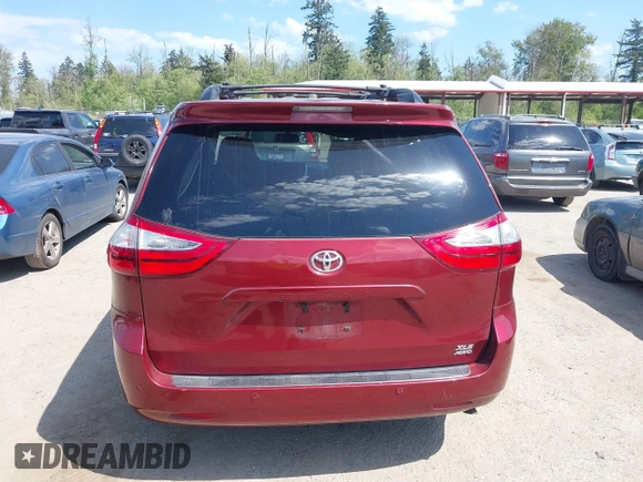 2017 Toyota Sienna XLE z VIN 5TDDZ3DC8HS174064, wystawiony jako IAAI lot #42176251 z przebiegiem 193 220 mil mil oraz . Historia ofert i sprzedaży dostępna na DreamBid. Obrazek 16.