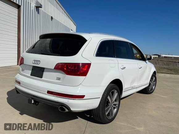 2014 Audi Q7 Premium Plus with VIN WA1LMAFEXED016226, listed as a Copart auction lot 57910315 with 139,500 mi miles and Clean title. Bid and sale history available at DreamBid. Image 4.