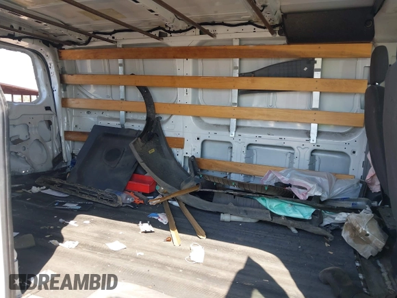 2018 Ford Transit z VIN 1FTYR1ZM2JKA64616, wystawiony jako IAAI lot #42416596 z przebiegiem Nie podano mil oraz . Historia ofert i sprzedaży dostępna na DreamBid. Obrazek 8.