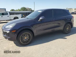 2017 Porsche Cayenne z VIN WP1AA2A23HKA82754, wystawiony jako Copart lot #52779205 z przebiegiem 99 745 mil mil oraz Szkoda całkowita • Salvage title. Historia ofert i sprzedaży dostępna na DreamBid. Obrazek 1.