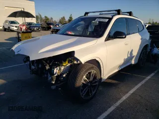 2023 BMW X1 xDrive28i with VIN WBX73EF07P5V96184, listed as a Copart auction lot 42447253 with 1,685 mi miles. Bid and sale history available at carsss.com. Image 1.