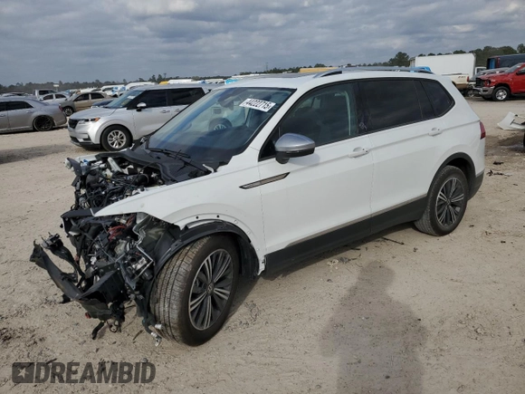 2024 Volkswagen Tiguan z VIN 3VVTB7AXXRM208006, wystawiony jako Copart lot #44222715 z przebiegiem 1 904 mil mil oraz Szkoda całkowita • Salvage title. Historia ofert i sprzedaży dostępna na DreamBid. Obrazek 1.