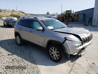 2018 Jeep Cherokee Latitude with VIN 1C4PJMCBXJD564118, listed as a Copart auction lot 59978295 with 115,815 mi miles and Salvage title. Bid and sale history available at DreamBid. Image 4.