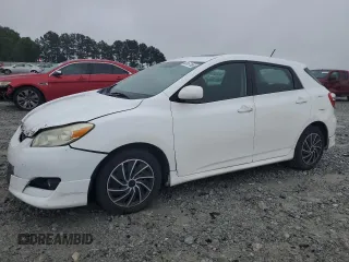 2009 Toyota Matrix S z VIN 2T1KE40E59C002925, wystawiony jako Copart lot #58167165 z przebiegiem 198 246 mil mil oraz Szkoda całkowita • Salvage title. Historia ofert i sprzedaży dostępna na DreamBid. Obrazek 1.
