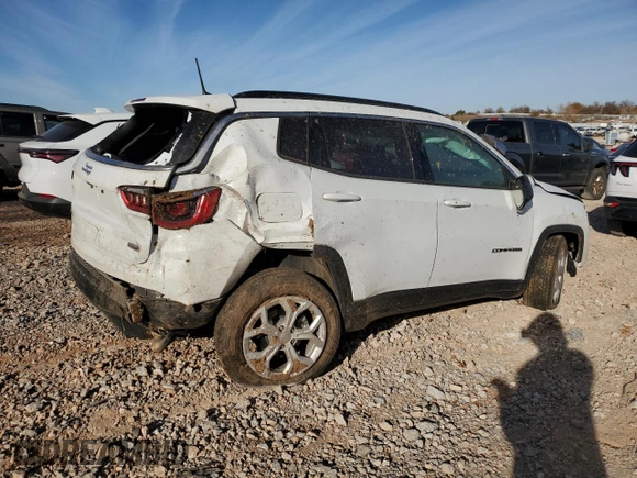 2024 Jeep Compass Latitude with VIN 3C4NJDBN0RT103387, listed as a Copart auction lot 84305554 with Not provided miles and Salvage title. Bid and sale history available at DreamBid. Image 3.