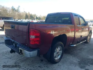 2008 Chevrolet Silverado 1500 LT w/1LT with VIN 2GCEK19J281159362, listed as a IAAI auction lot 40901624 with 167,577 mi miles. Bid and sale history available at carsss.com. Image 4.