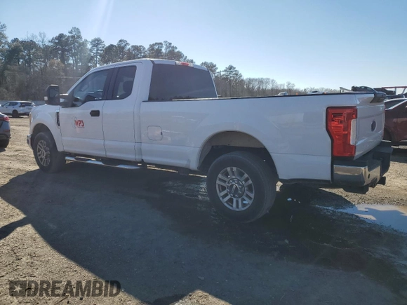 2017 Ford F-250 XLT with VIN 1FT7X2A62HEC11076, listed as a Copart auction lot 43019285 with 313,372 mi miles and Clean title. Bid and sale history available at DreamBid. Image 2.