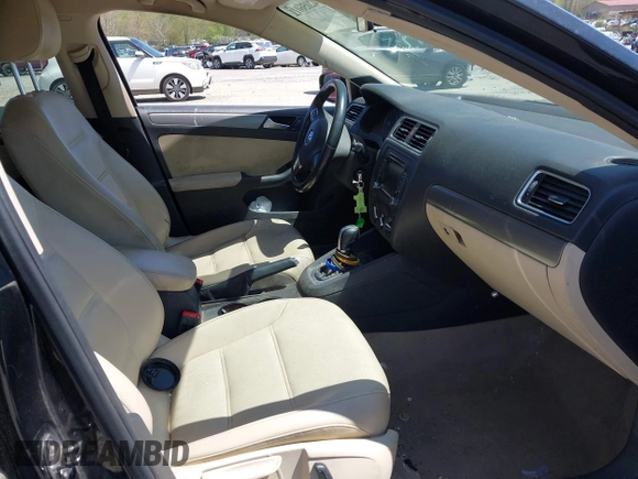 2014 Volkswagen Jetta TDI w/Premium/Nav с VIN 3VWLL7AJXEM435467, выставлен на аукционе IAAI как лот 42056011 с пробегом 167 534 миль миль и . История ставок и продаж доступна на DreamBid. Изображение 5.