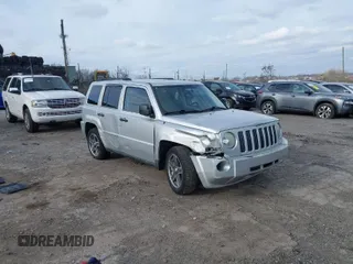 2009 Jeep Patriot Sport with VIN 1J4FT28B69D126513, listed as a IAAI auction lot 41622860 with 181,636 mi miles. Bid and sale history available at carsss.com. Image 1.