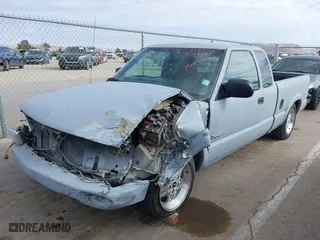 2002 Chevrolet S-10 LS with VIN 1GCCS19WX28104567, listed as a IAAI auction lot 41313360 with 133,400 mi miles. Bid and sale history available at carsss.com. Image 17.
