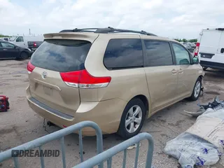 2011 Toyota Sienna LE AAS with VIN 5TDKK3DC4BS037240, listed as a IAAI auction lot 42091924 with 160,748 mi miles. Bid and sale history available at carsss.com. Image 4.