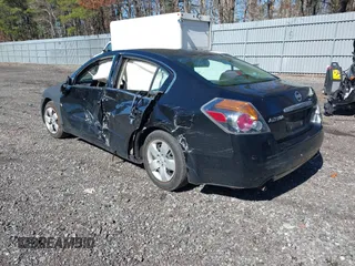 2007 Nissan Altima 2.5 S with VIN 1N4AL21E57C238670, listed as a IAAI auction lot 41854744 with 143,170 mi miles. Bid and sale history available at carsss.com. Image 3.