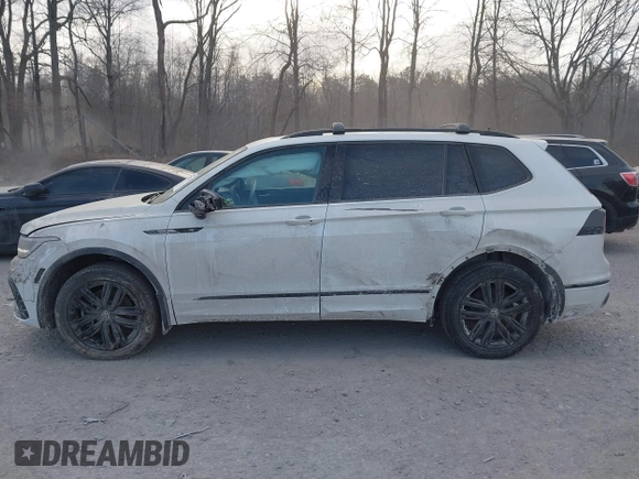 2022 Volkswagen Tiguan SE R-Line Black с VIN 3VV8B7AX2NM089612, выставлен на аукционе IAAI как лот 41271934 с пробегом 30 799 миль миль и . История ставок и продаж доступна на DreamBid. Изображение 14.