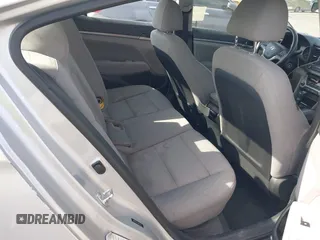 2018 Hyundai Elantra SEL z VIN 5NPD84LFXJH305253, wystawiony jako IAAI lot #42078772 z przebiegiem 122 065 mil mil oraz . Historia ofert i sprzedaży dostępna na DreamBid. Obrazek 8.