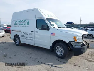 2017 Nissan NV Cargo SV z VIN 1N6BF0LY7HN811735, wystawiony jako IAAI lot #41225750 z przebiegiem 136 963 mil mil oraz . Historia ofert i sprzedaży dostępna na DreamBid. Obrazek 1.