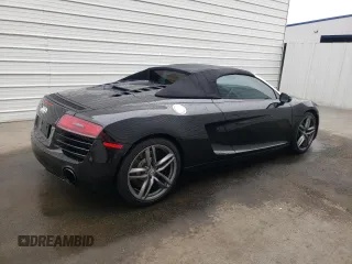2014 Audi R8 z VIN WUASUAFG4EN001365, wystawiony jako Copart lot #58440864 z przebiegiem 67 980 mil mil oraz Szkody całkowita. Historia ofert i sprzedaży dostępna na DreamBid. Obrazek 3.