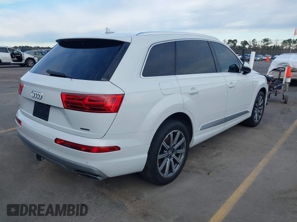 2018 Audi Q7 Premium Plus with VIN WA1LHAF71JD031195, listed as a IAAI auction lot 41219666 with 63,641 mi miles. Bid and sale history available at carsss.com. Image 4.