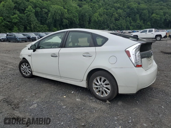 2014 Toyota Prius with VIN JTDKN3DPXE3058125, listed as a Copart auction lot 62286135 with Not provided miles and Salvage title. Bid and sale history available at DreamBid. Image 2.