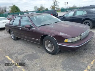 1993 Chevrolet Caprice z VIN 1G1BL53E8PR100883, wystawiony jako IAAI lot #42041082 z przebiegiem 214 642 mil mil oraz . Historia ofert i sprzedaży dostępna na DreamBid. Obrazek 1.
