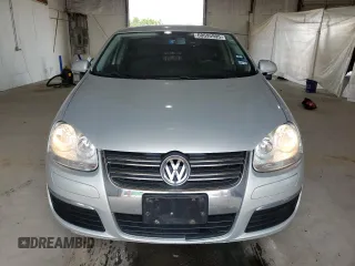 2010 Volkswagen Jetta SEL z VIN 3VWRX7AJ4AM100858, wystawiony jako Copart lot #60695995 z przebiegiem 158 477 mil mil oraz Szkoda całkowita • Salvage title. Historia ofert i sprzedaży dostępna na DreamBid. Obrazek 5.