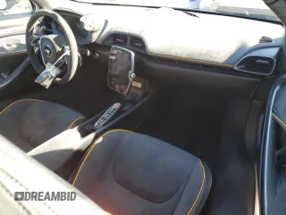 2023 McLaren Artura z VIN SBM16AEA4PW001953, wystawiony jako Copart lot #80270564 z przebiegiem 5956 mil mil oraz Nie do naprawy. Historia ofert i sprzedaży dostępna na DreamBid. Obrazek 8.