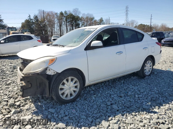 2014 Nissan Versa SV with VIN 3N1CN7AP4EL804009, listed as a Copart auction lot 48556215 with 146,875 mi miles and Salvage Title. Bid and sale history available at carsss.com. Image 1.