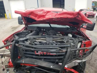 2009 GMC Sierra 2500HD SLT z VIN 1GTHK63679F119335, wystawiony jako Copart lot #56906825 z przebiegiem 368 067 mil mil oraz Szkoda całkowita • Salvage title. Historia ofert i sprzedaży dostępna na DreamBid. Obrazek 11.