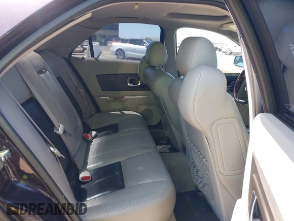 2006 Cadillac CTS with VIN 1G6DM57T960172543, listed as a IAAI auction lot 42183049 with 93,073 mi miles. Bid and sale history available at carsss.com. Image 8.