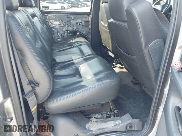 2002 Chevrolet Avalanche with VIN 3GNEC13T32G176233, listed as a IAAI auction lot 42108329 with 312,126 mi miles and . Bid and sale history available at DreamBid. Image 8.