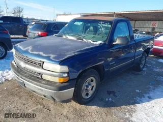 2002 Chevrolet Silverado 1500 with VIN 1GCEC14W72Z101617, listed as a IAAI auction lot 41618287 with 62,958 mi miles. Bid and sale history available at carsss.com. Image 2.