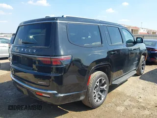 2024 Jeep Wagoneer Series III with VIN 1C4SJVDP7RS176071, listed as a IAAI auction lot 41881196 with 20,566 mi miles and . Bid and sale history available at DreamBid. Image 4.
