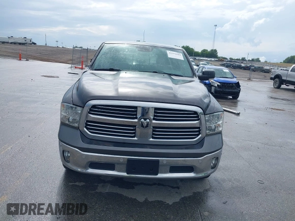 2015 Ram 1500 Outdoorsman z VIN 1C6RR7GM7FS720009, wystawiony jako IAAI lot #42551644 z przebiegiem 67 261 mil mil oraz . Historia ofert i sprzedaży dostępna na DreamBid. Obrazek 12.