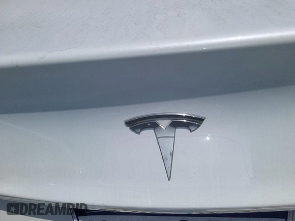 2020 Tesla Model 3 Long Range z VIN 5YJ3E1EB3LF646315, wystawiony jako IAAI lot #42398524 z przebiegiem 51 652 mil mil oraz . Historia ofert i sprzedaży dostępna na DreamBid. Obrazek 15.