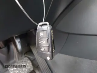 2017 Audi Q3 Prestige z VIN WA1GCCFS1HR005371, wystawiony jako IAAI lot #41991188 z przebiegiem 86 380 mil mil oraz . Historia ofert i sprzedaży dostępna na DreamBid. Obrazek 11.